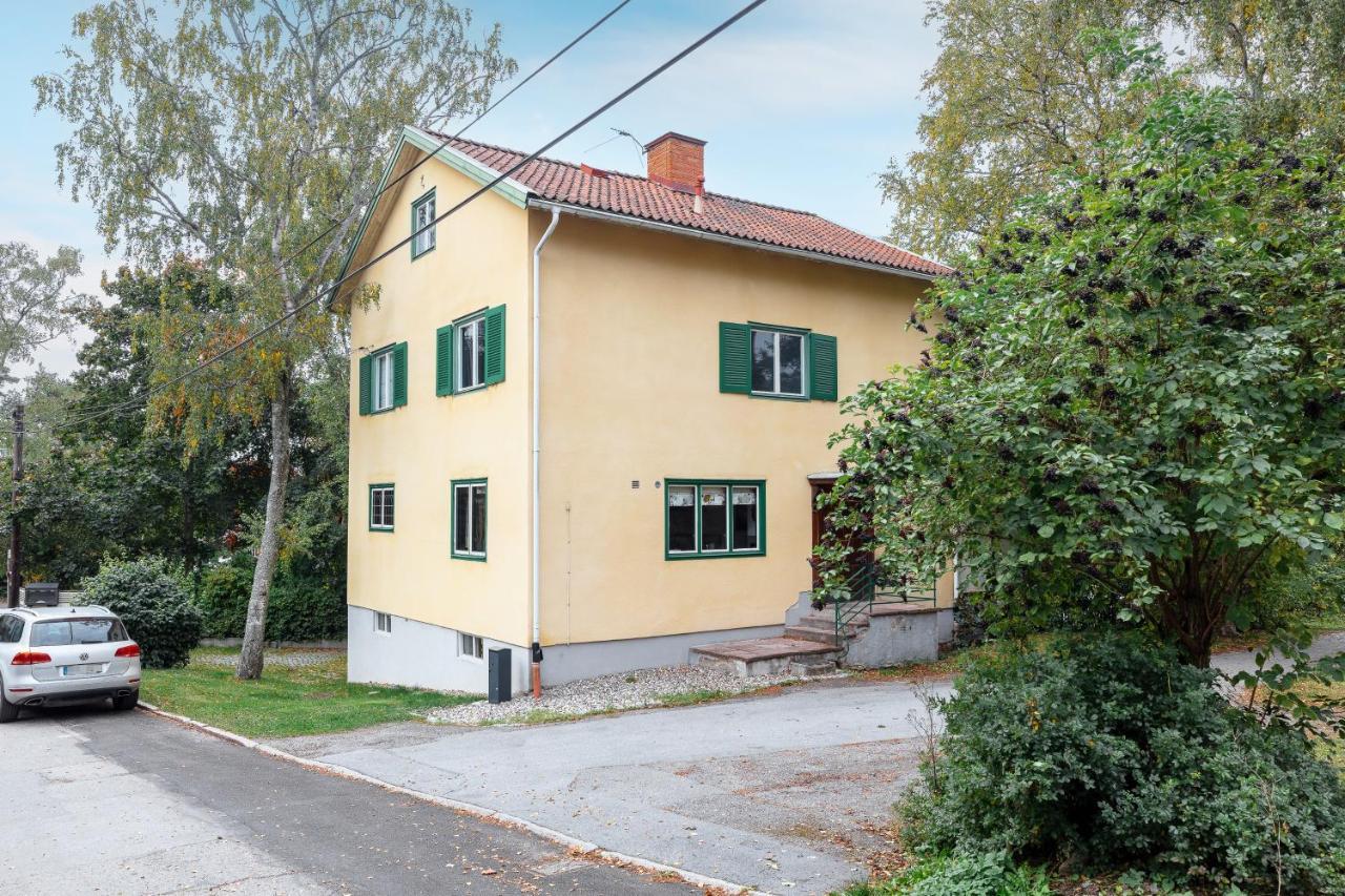 Fantastic 4 Bedroom Home In Bromma With Everything Sztokholm Zewnętrze zdjęcie